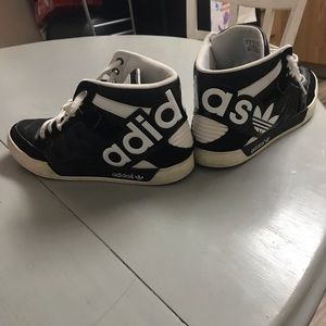 Adias high top hardcourt